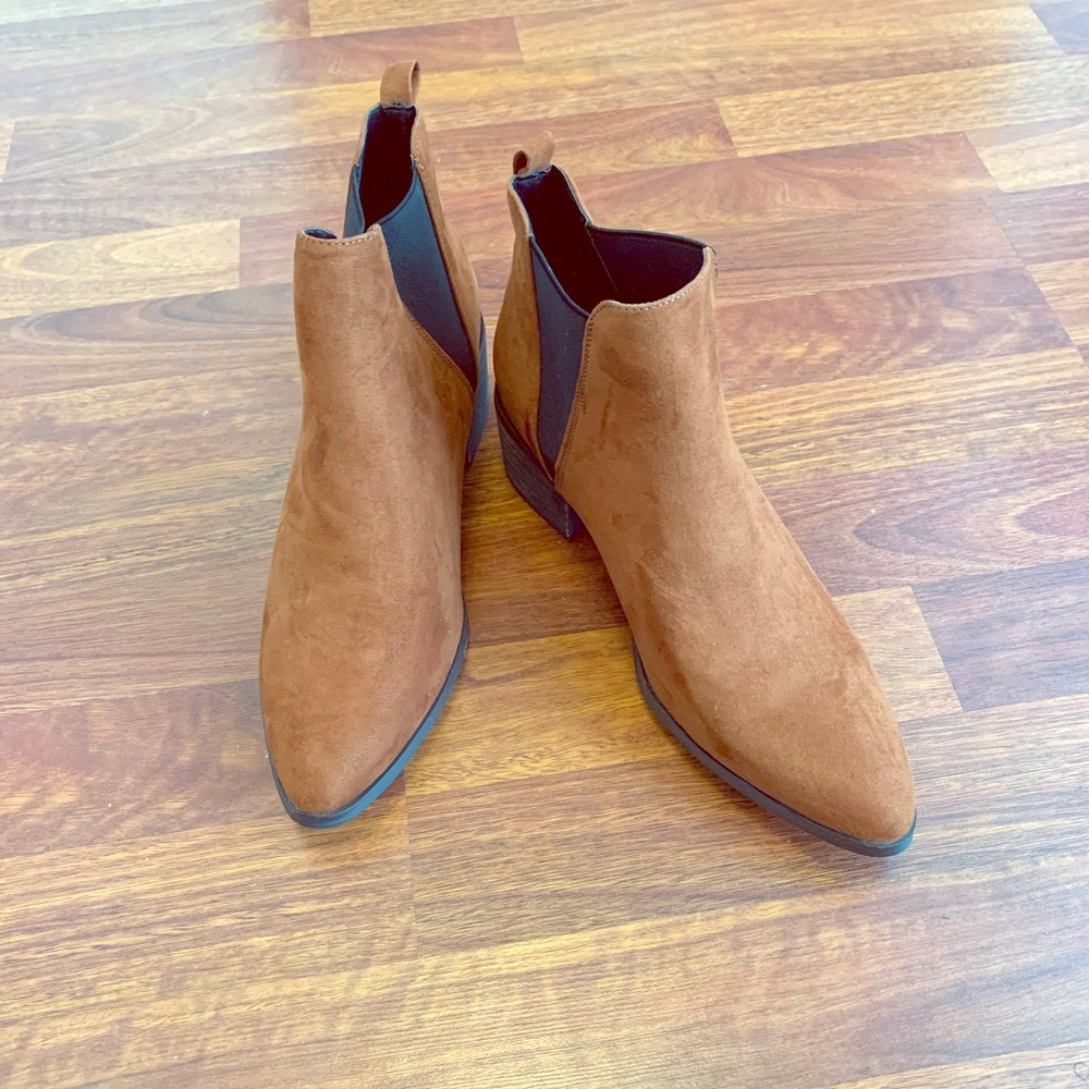 SOLD Forever 21 Suede Boots NWOT Size 9